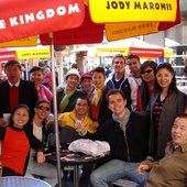 Chinese and brazilian fans afterward the gig - Los Angeles/2008