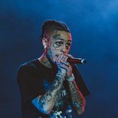 lil skies in blue.