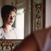 Sayde in mirror