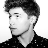 He is hot :#