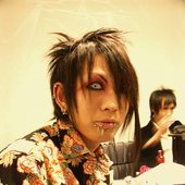 Vocalist Reina