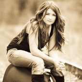 Tenille 2 PNG