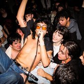 la historia del rocanrol la estamos haciendo nosotros.gracias amigos @lagrecia__ @waynebanda_ @z.jpg