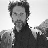 0037292002_10.jpg