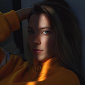 Romy Wave; profile pic.jpg