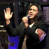 The Painter singing