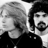 Daryl Hall & John Oates.jpg