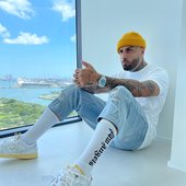 01. Nicky Jam.jpg