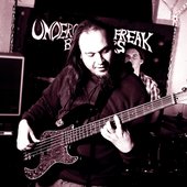 Tobi -> Bass
