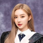Qiu_XinYi_Graduation.jpg