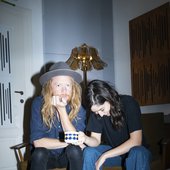 Oska, Stu Larsen