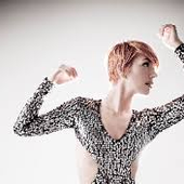 Esthero Shutterstock, 2001