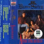 Antara Sutra Dan Bulan