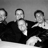 Deadburger_promo_pix_early_times