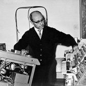 Vladimir Ussachevsky - Suite from No Exit in Six Parts: Part VI