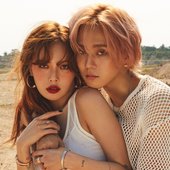 HYUNA & DAWN