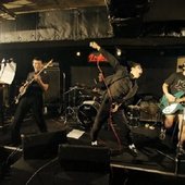 a_page_of_punk_band_pic-610x407.jpg
