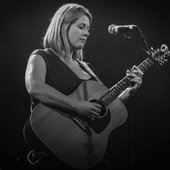 lowri evans live.jpg
