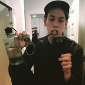 hollabeckgirrrl 的头像
