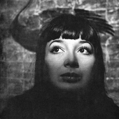 Juliette Greco by Herbert Tobias 1960.png