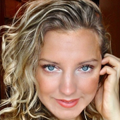 Kelly Mueller (PNG)