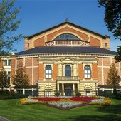 Bayreuth_Festspielhaus.jpg