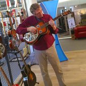 Lobo Loco - Testing Resonator Guitars
