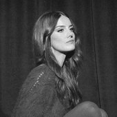 YS B&W