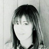 momotwi1_400x400.jpg