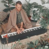 olec-m--n_concert-at-home-RS.jpg