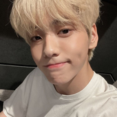 ilovehyunjin_ 的头像