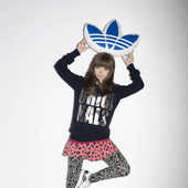 「ADIDAS」