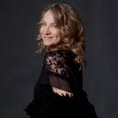 Joan-Osborne-press-photo-cr-Jeff-Fasano-2017-billboard-1548.jpg