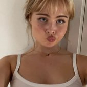 ꨄ