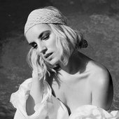 b&w