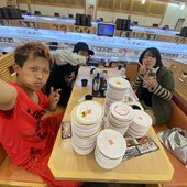 100 plates of sushi