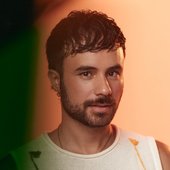 Adrián Bello