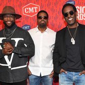 boyz-ii-men-1-2700-2000-4517c875d9f741a4bce8edd253166a21.jpg