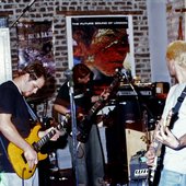 B. Hoguet(Percussion/other), R. Stillwagon(Guitars) & unknown guest guitarist