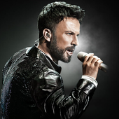 Tarkan US Tour Photo.png