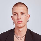 Gus Dapperton (3).jpg