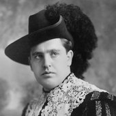 John_McCormack,_half-length_portrait,_facing_front,_in_costume_LCCN96500325.jpg