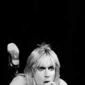 Iggy_Pop_Looking_on_the_Floor_master.jpg