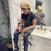 Singles 1 [KiLLKODY].jpg