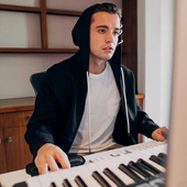 Stephen Puth.png