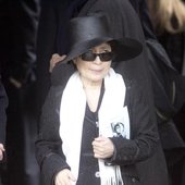 Yoko in Black