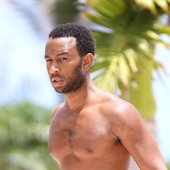 Photos-John-Legend-Shirtless.jpg