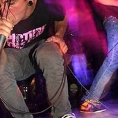Evelyn Close live shot