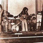 Saint-Just__italian-prog-folk-band_live_into_the_70s_pix