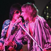 Rod_Stewart_and_Ron_Wood_-_Faces_-_1975.jpg
